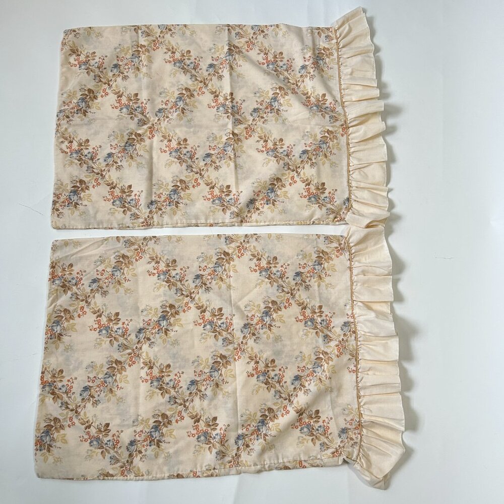 Vintage Lady Pepperell Floral 2 x Standard Pillowcases Ruffles No Iron Muslin - Picture 2 of 12